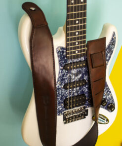 Tilla Leather Craft - Ritsu – Tilla Leather Craft [Hakiki Crazy Horse Deri, Kişiselleştirilebilir, El Yapımı] Gitar Askısı | Hakiki Deri El Yapımı Aksesuar, Dekorasyon, Erkek, Genel, Kadın