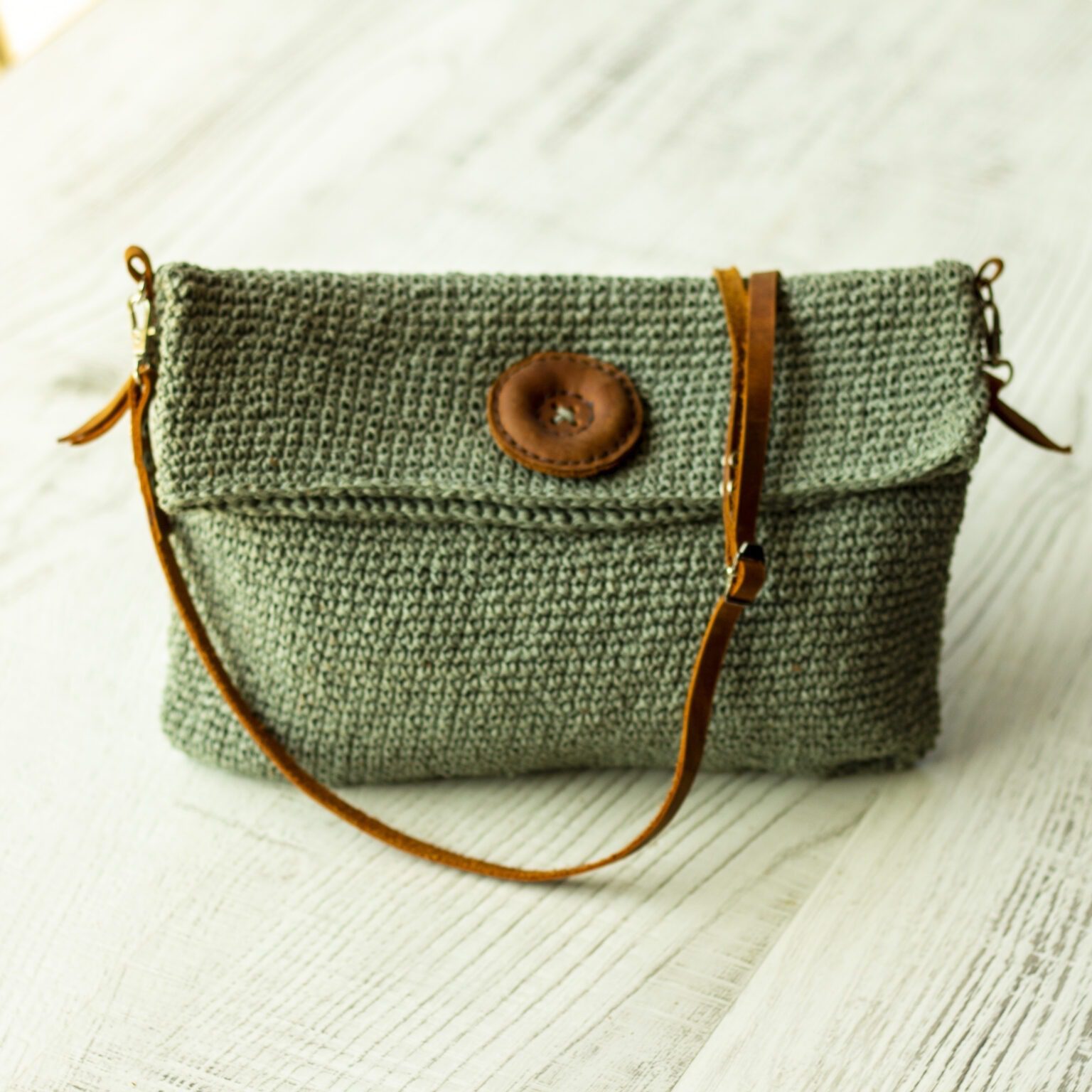 Tilla Leather Craft - Deri Düğmeli Kağıt İp Omuz Çantası (Astarsız) – El Örgüsü | Hakiki Deri El Yapımı Çanta, El Örgüsü, Genel, Kadın