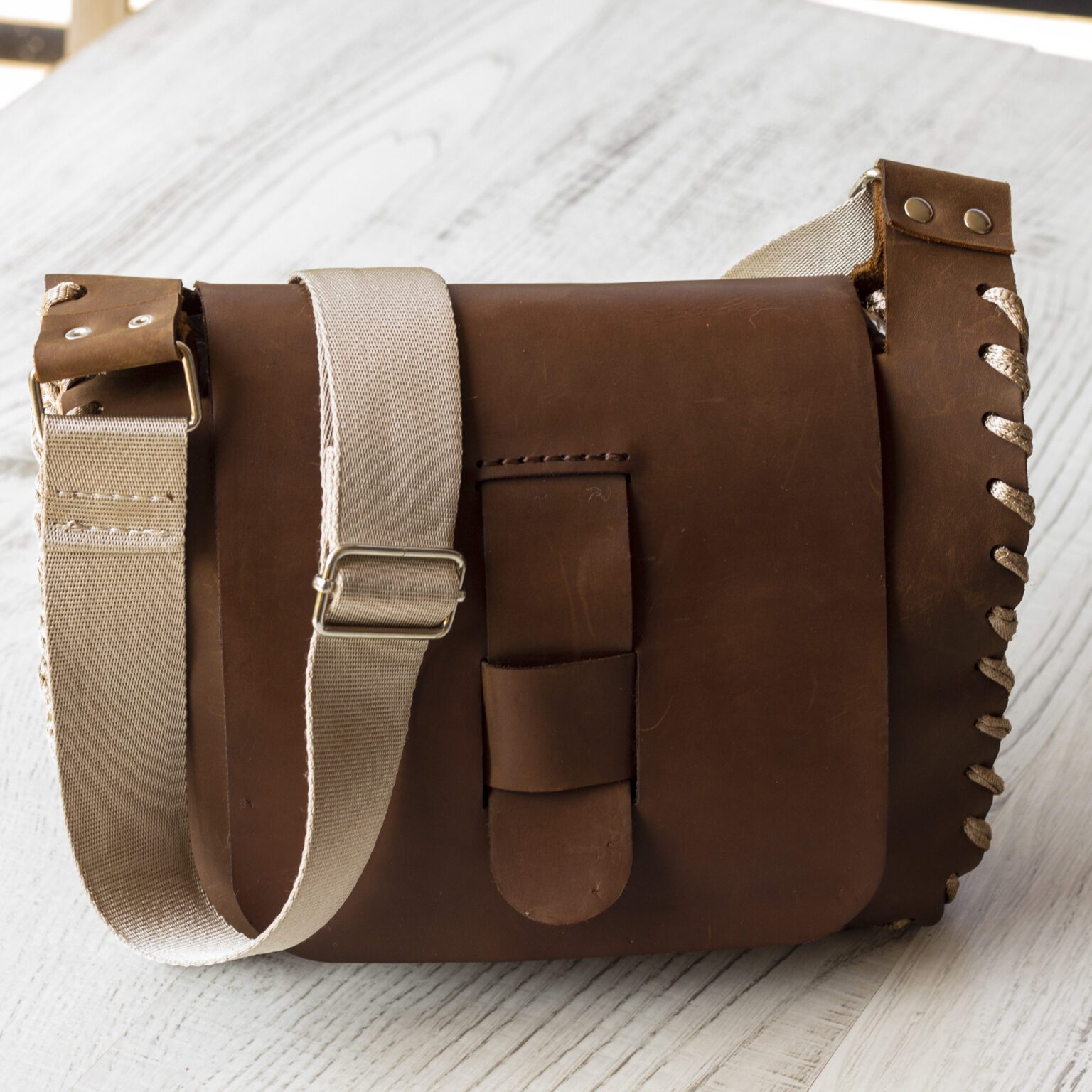 Deri Kapaklı Örgü Bayan Çanta - El Örgüsü